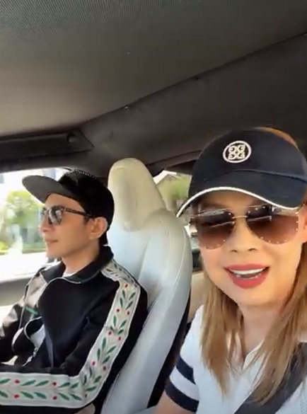 Đan Trường sang Mỹ tự lái xe ô tô chở 1 nữ đồng nghiệp đi chơi- Ảnh 1.