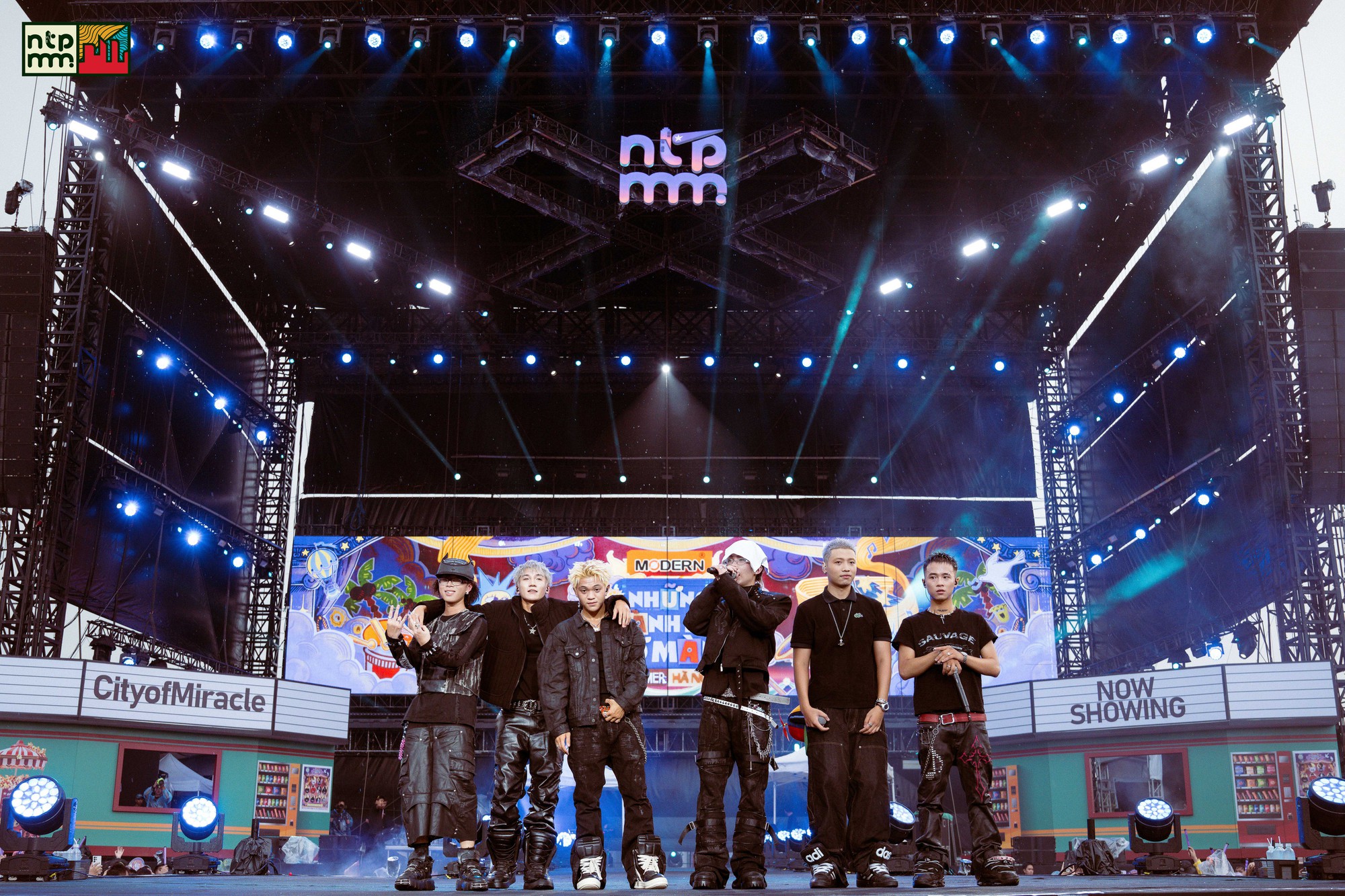 D&agrave;n Line-up b&ugrave;ng nổ v&agrave; h&agrave;ng ng&agrave;n người tề tựu tại đại tiệc &acirc;m nhạc Những Th&agrave;nh Phố Mơ M&agrave;ng Modern Summer Show 2026- Ảnh 5.