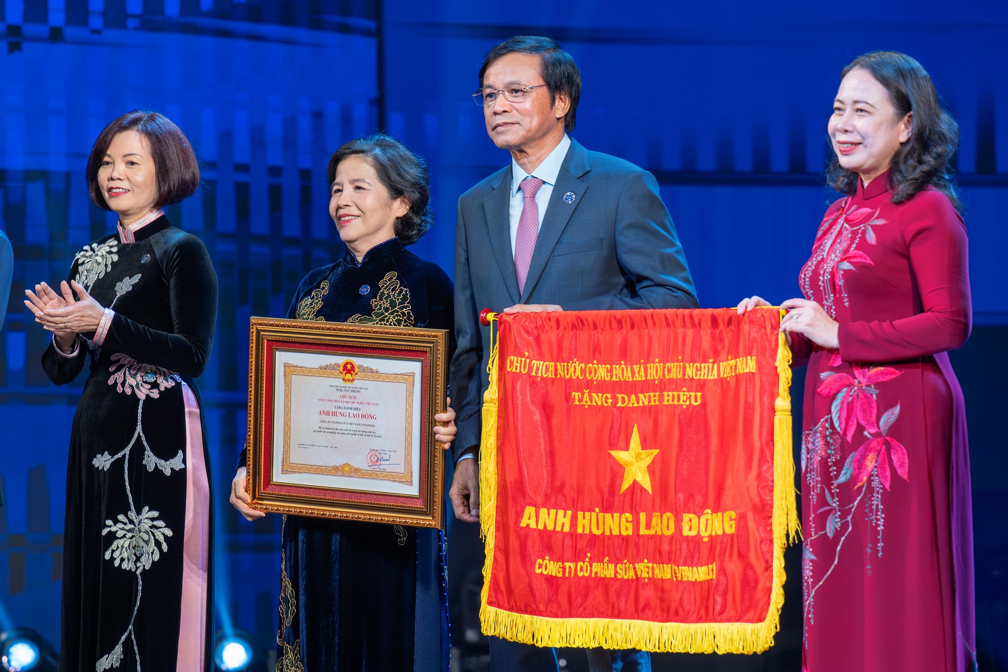 50 năm kh&ocirc;ng ngừng n&acirc;ng chuẩn: C&aacute;ch Vinamilk x&acirc;y dựng thương hiệu tỷ đ&ocirc; của Việt Nam - Ảnh 1.