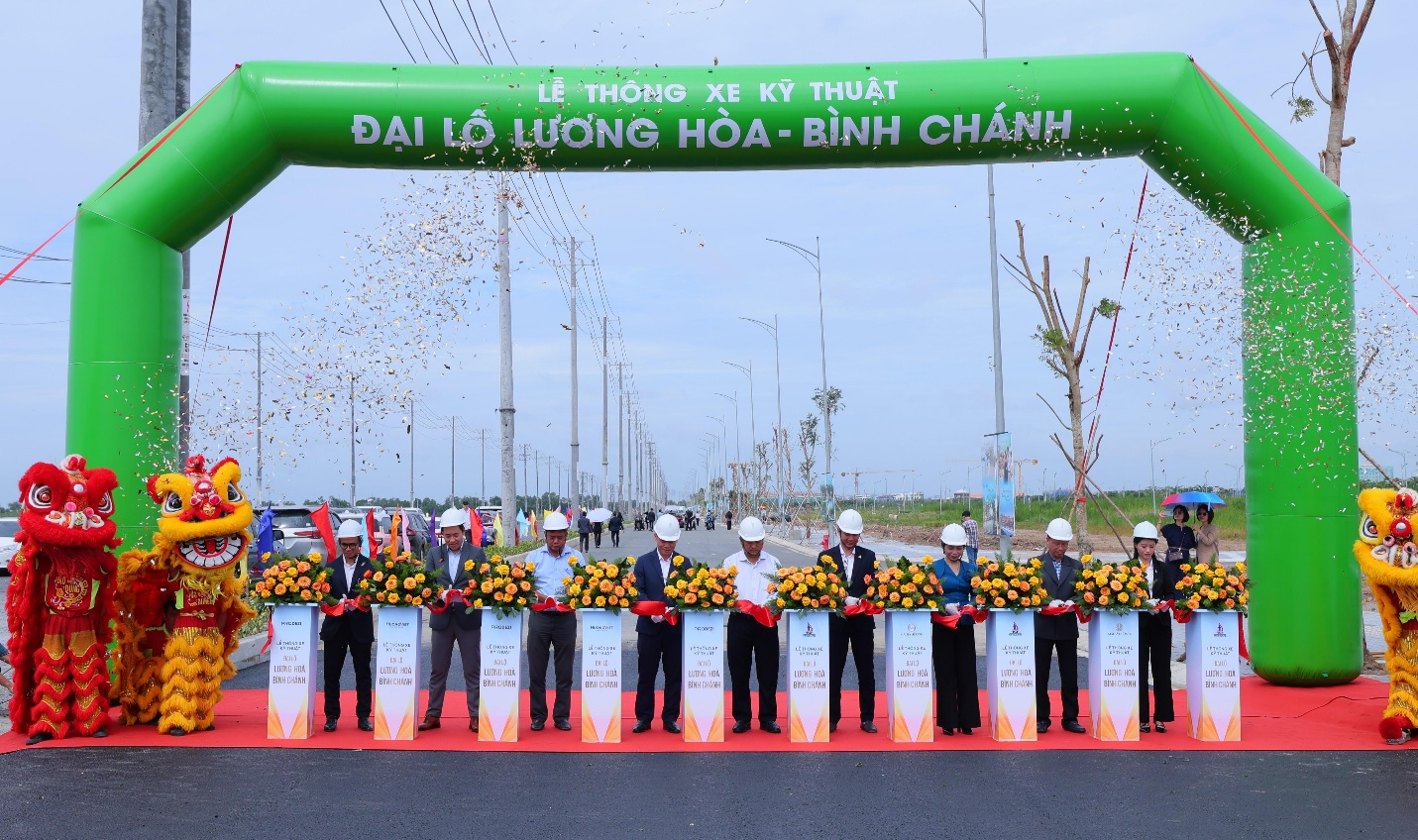 Đại lộ Lương H&ograve;a &ndash; B&igrave;nh Ch&aacute;nh ch&iacute;nh thức th&ocirc;ng xe, tạo động lực ph&aacute;t triển mới cho h&agrave;nh lang ph&iacute;a T&acirc;y TP.HCM - Ảnh 2.
