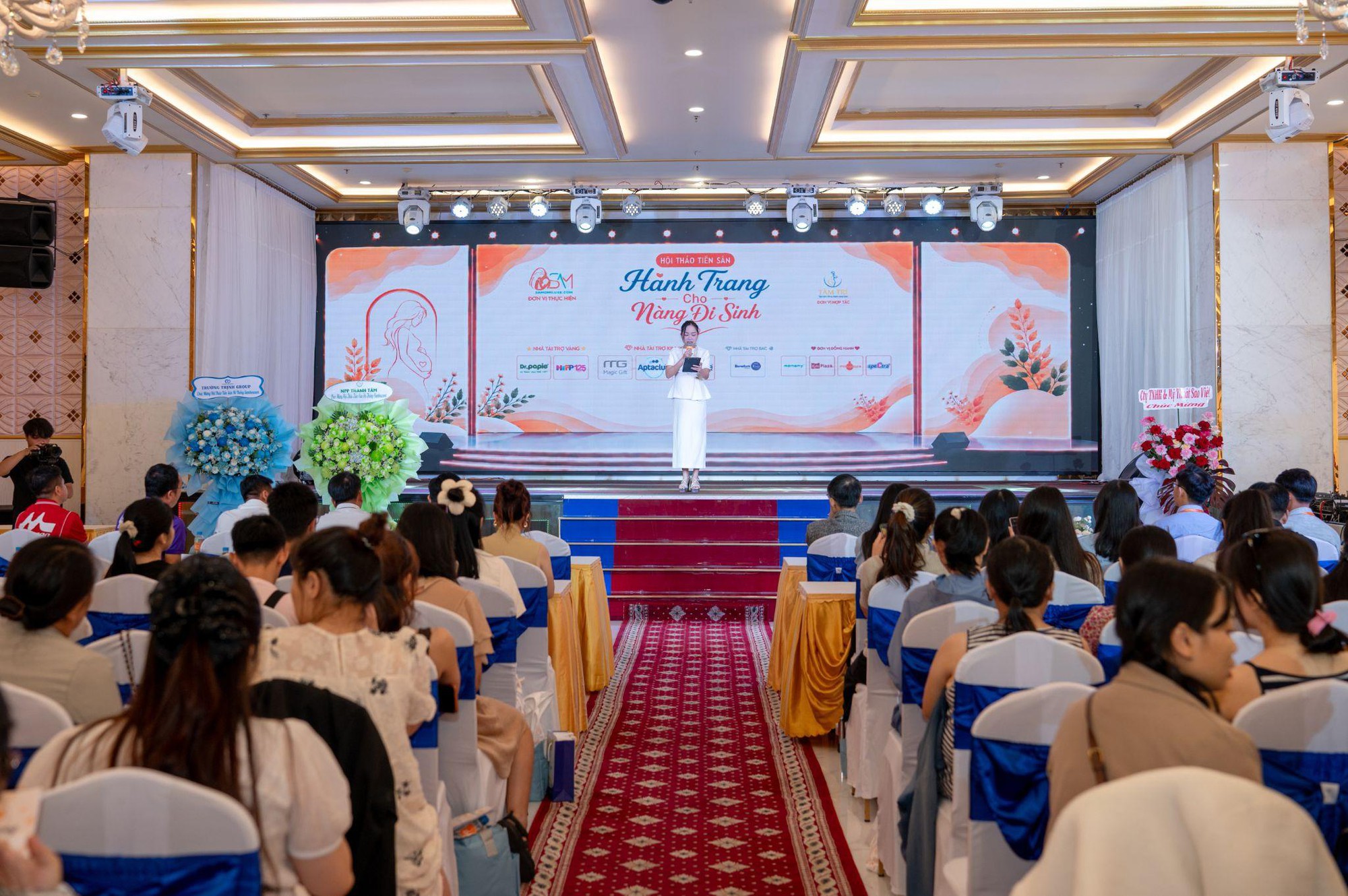 NeBiolina đồng h&agrave;nh hội thảo H&agrave;nh trang cho n&agrave;ng đi sinh - Ảnh 1.