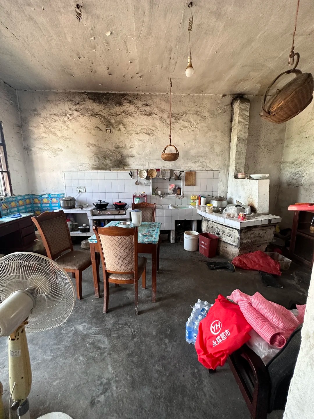 Chàng trai thuê nhà cũ 300m2 giá 5 triệu/tháng, nhưng chi 500 triệu để cải tạo: Mở mắt ra là thấy điều 