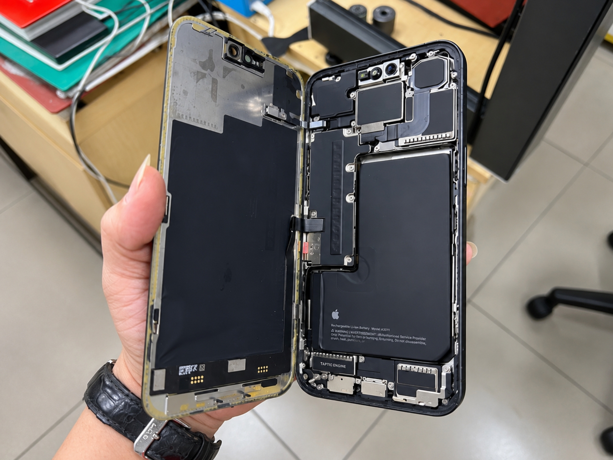 C&oacute; n&ecirc;n thay pin iPhone dung lượng cao? Chọn thương hiệu n&agrave;o? - Ảnh 1.