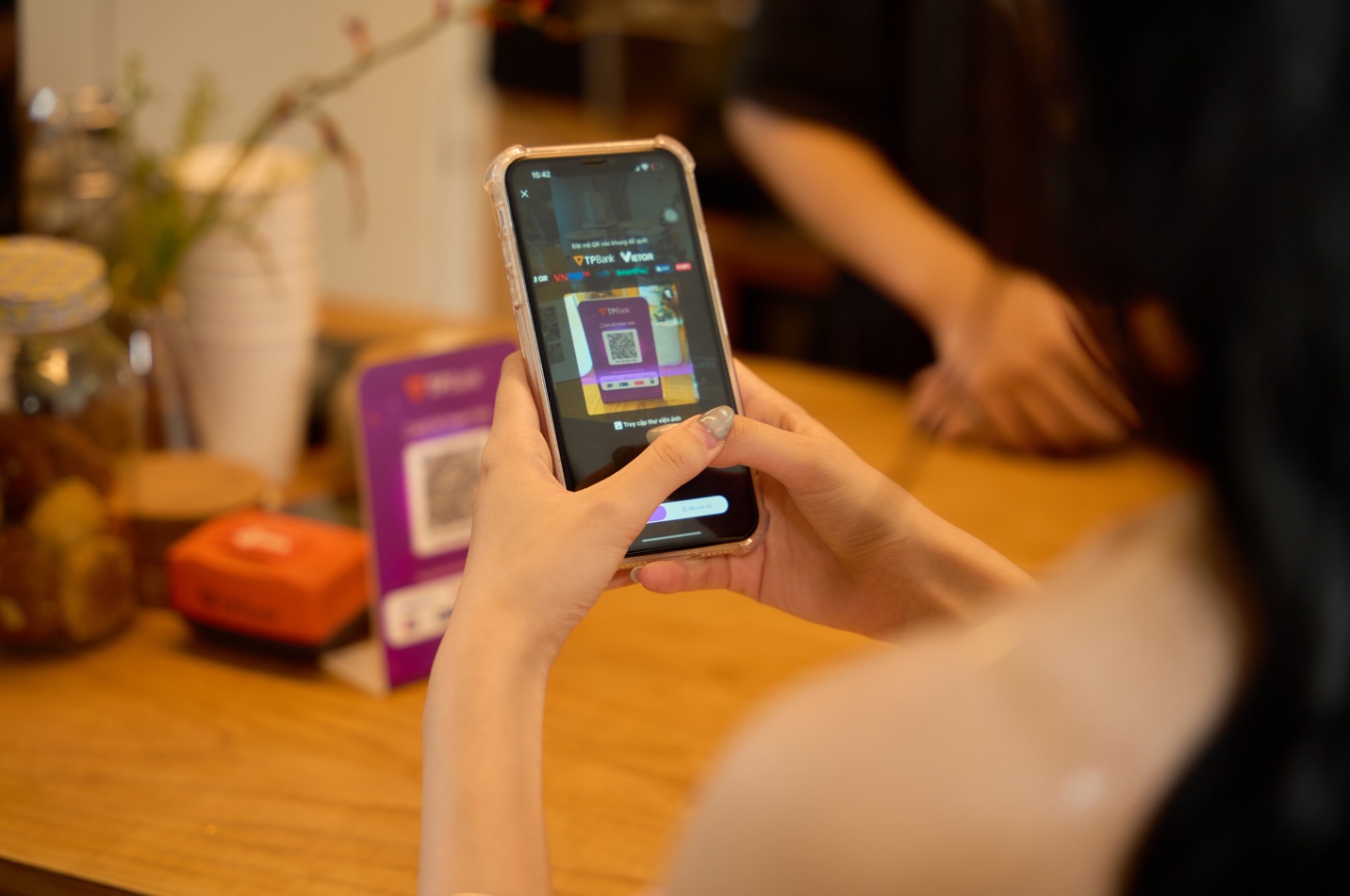 Một c&uacute; qu&eacute;t, hai chiều kết nối: Chiếc app quyền năng theo bạn ra thế giới, đưa thế giới đến gần doanh nghiệp Việt- Ảnh 2.