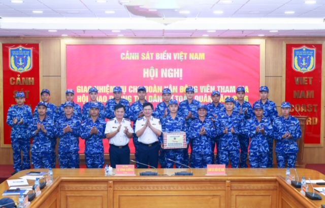 Tư lệnh Cảnh s&aacute;t biển Việt Nam giao nhiệm vụ cho đo&agrave;n vận động vi&ecirc;n tham gia Hội thao ph&ograve;ng thủ d&acirc;n sự to&agrave;n qu&acirc;n năm 2026 - Ảnh 2.