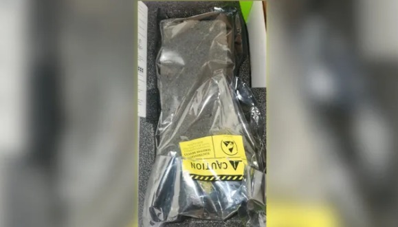 Mua 1 card RTX 5070 Ti, được 2 lít nước - Ảnh 2.