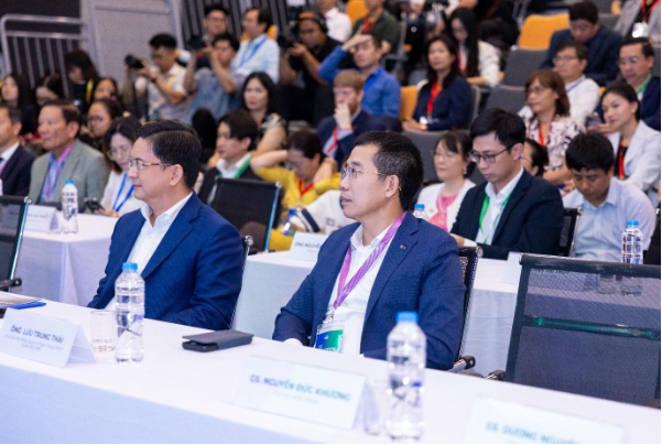 Chủ tịch MB: Sẵn s&agrave;ng mở nguồn lực để c&ugrave;ng tri thức Việt to&agrave;n cầu kiến tạo gi&aacute; trị cho Việt Nam - Ảnh 1.