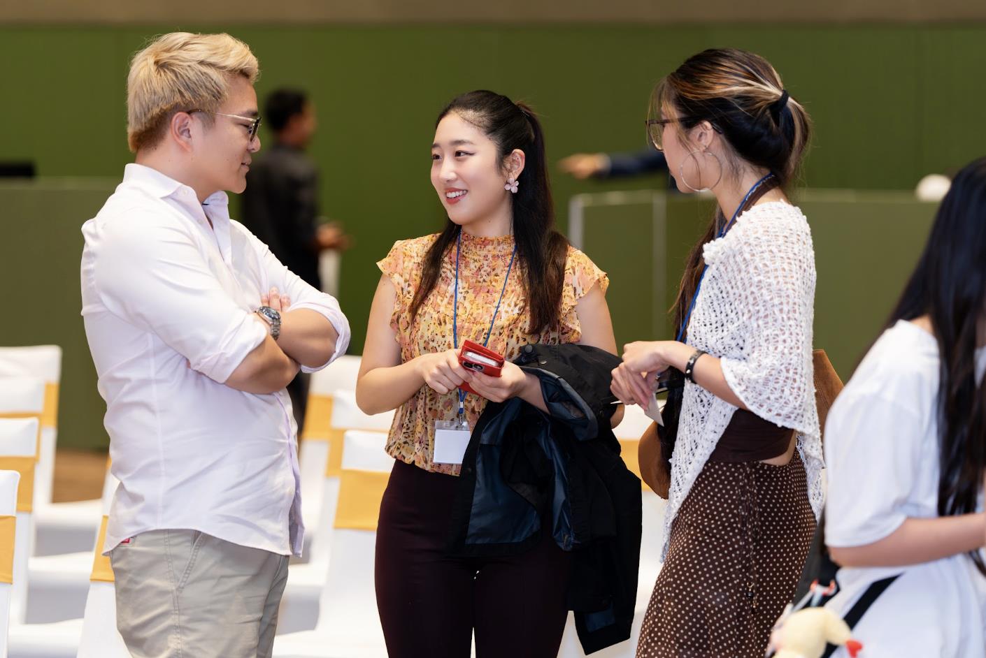 Nghệ sĩ Erin Bouriakov: &ldquo;T&ocirc;i muốn nghệ sĩ trẻ Việt Nam d&aacute;m mơ những giấc mơ lớn hơn&rdquo;- Ảnh 3.