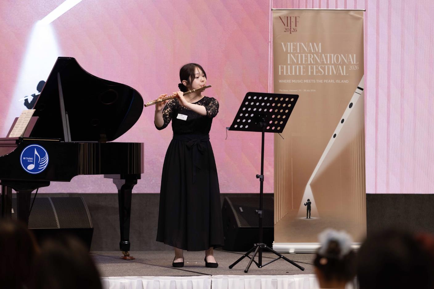 Nghệ sĩ Erin Bouriakov: &ldquo;T&ocirc;i muốn nghệ sĩ trẻ Việt Nam d&aacute;m mơ những giấc mơ lớn hơn&rdquo;- Ảnh 6.