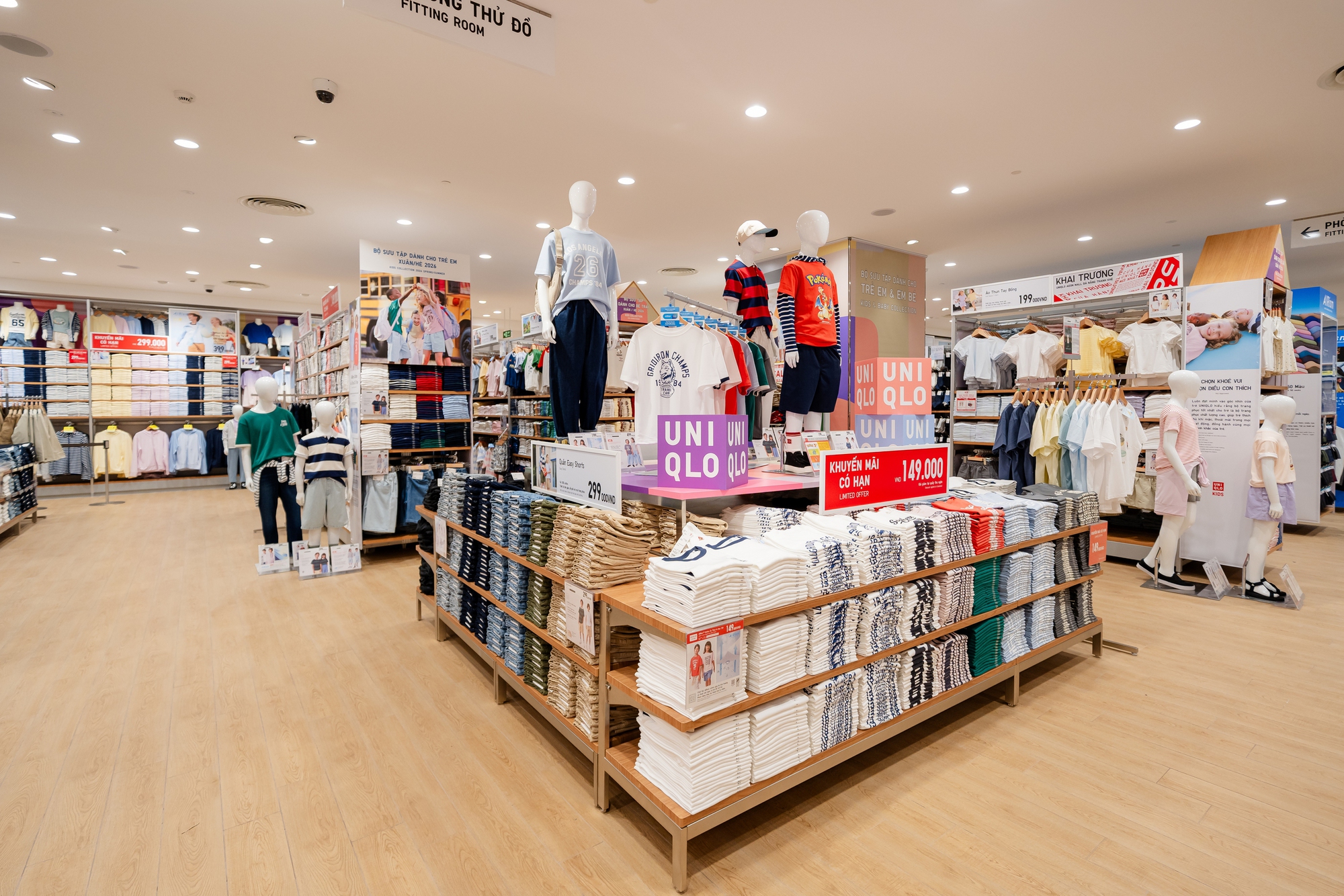 Uniqlo đ&aacute;nh dấu cột mốc tại Đ&agrave; Nẵng bằng BST UTme! lấy cảm hứng từ văn h&oacute;a địa phương- Ảnh 3.
