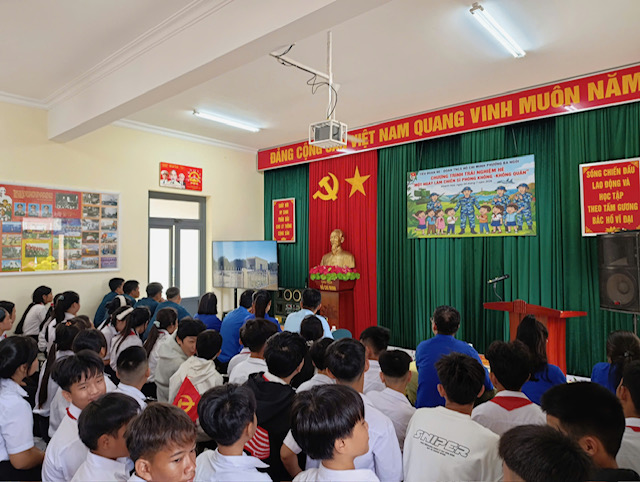 Sôi nổi chương trình trải nghiệm hè "Một ngày làm chiến sĩ phòng không-không quân" - Ảnh 3.