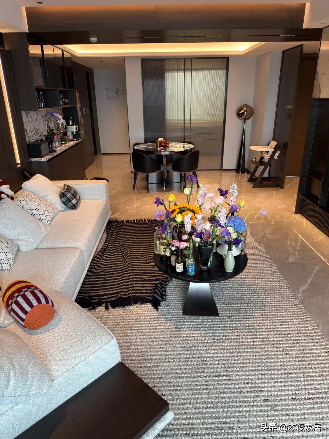 Cô gái 9X chi gần 1,8 tỷ đồng cải tạo căn hộ 141m² sau khi kết hôn: Thành quả khiến chồng cũng phải thừa nhận "gu thẩm mỹ quá đỉnh"- Ảnh 7.