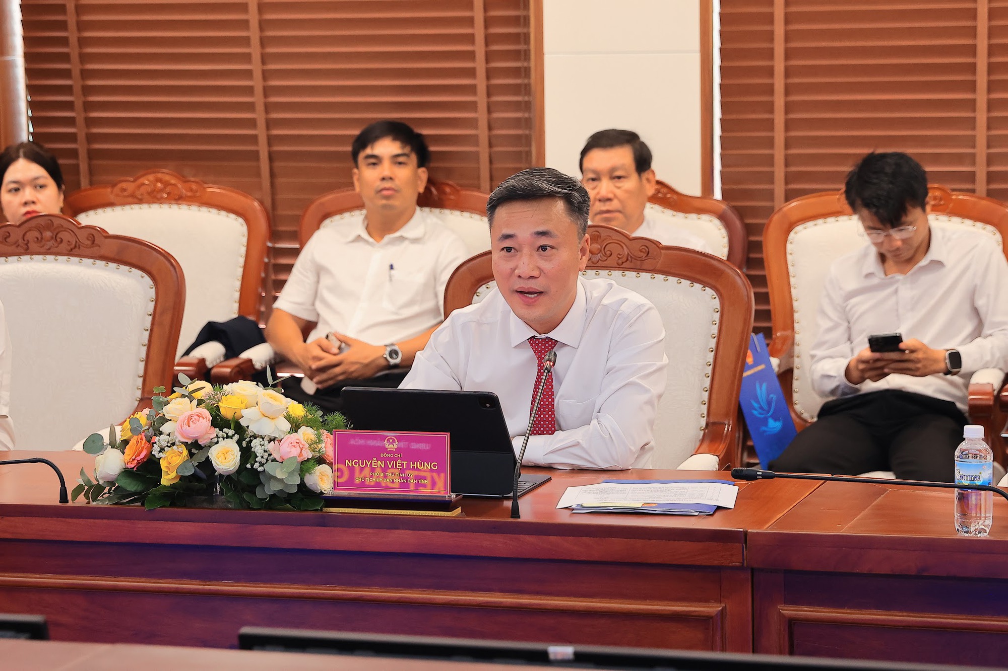 MB k&yacute; kết hợp t&aacute;c với Kh&aacute;nh H&ograve;a, đồng h&agrave;nh th&uacute;c đẩy chuyển đổi số địa phương- Ảnh 1.