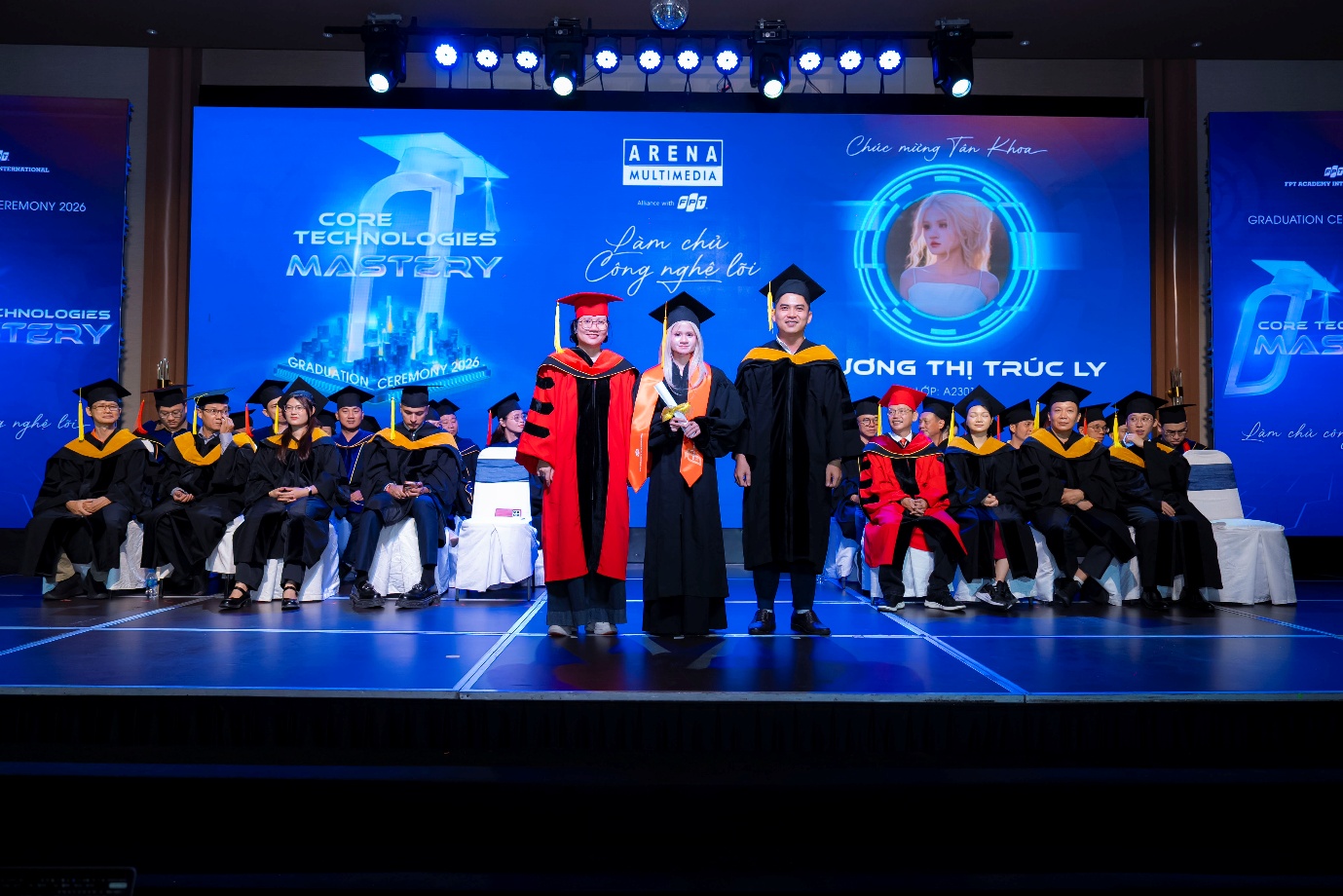 Tưởng chừng chỉ học th&ecirc;m kỹ năng, bạn trẻ miền T&acirc;y lại mở ra cả một sự nghiệp s&aacute;ng tạo- Ảnh 1.