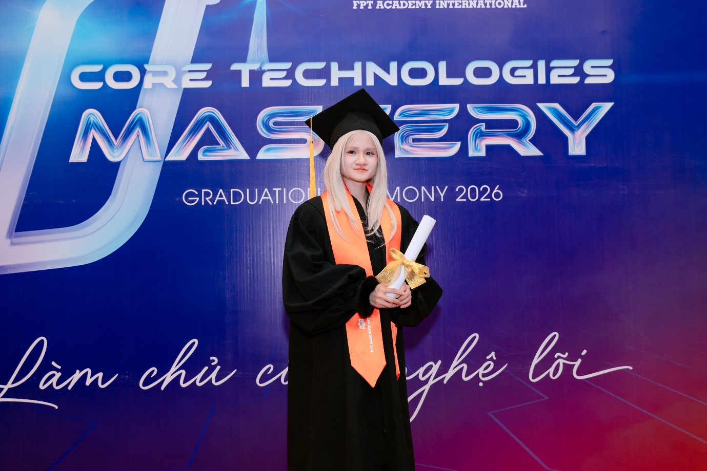 Tưởng chừng chỉ học th&ecirc;m kỹ năng, bạn trẻ miền T&acirc;y lại mở ra cả một sự nghiệp s&aacute;ng tạo- Ảnh 2.