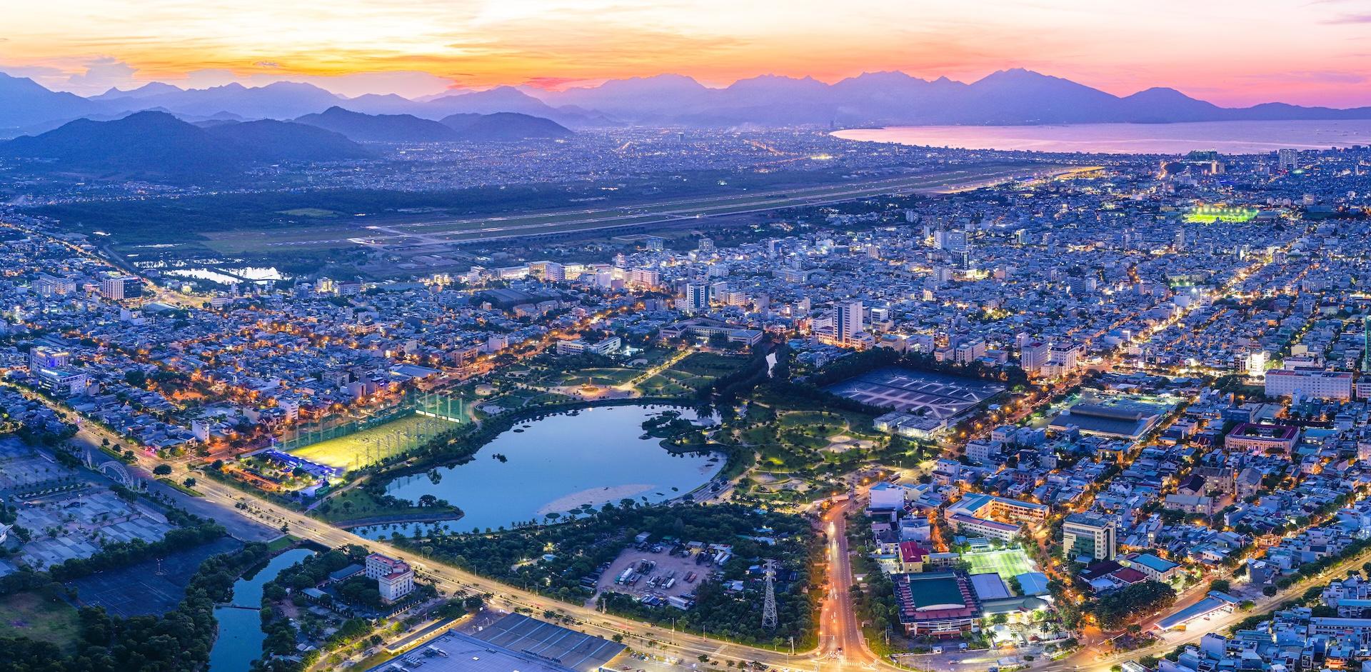 V&igrave; sao giới đầu tư địa ốc Đ&agrave; Nẵng "Nam tiến" về nơi c&oacute; s&ocirc;ng, c&oacute; n&uacute;i, gần biển- Ảnh 2.