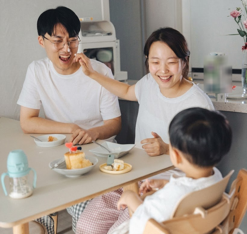 Thu nhập 50 triệu/tháng, thuê giúp việc theo giờ để đổi lấy thời gian cho gia đình, người vợ vẫn bị mẹ chồng chê "sướng quá hóa lười"- Ảnh 3.