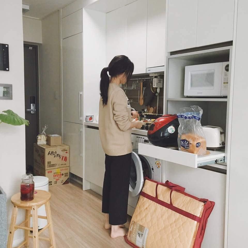 Thu nhập 50 triệu/tháng, thuê giúp việc theo giờ để đổi lấy thời gian cho gia đình, người vợ vẫn bị mẹ chồng chê "sướng quá hóa lười"- Ảnh 2.
