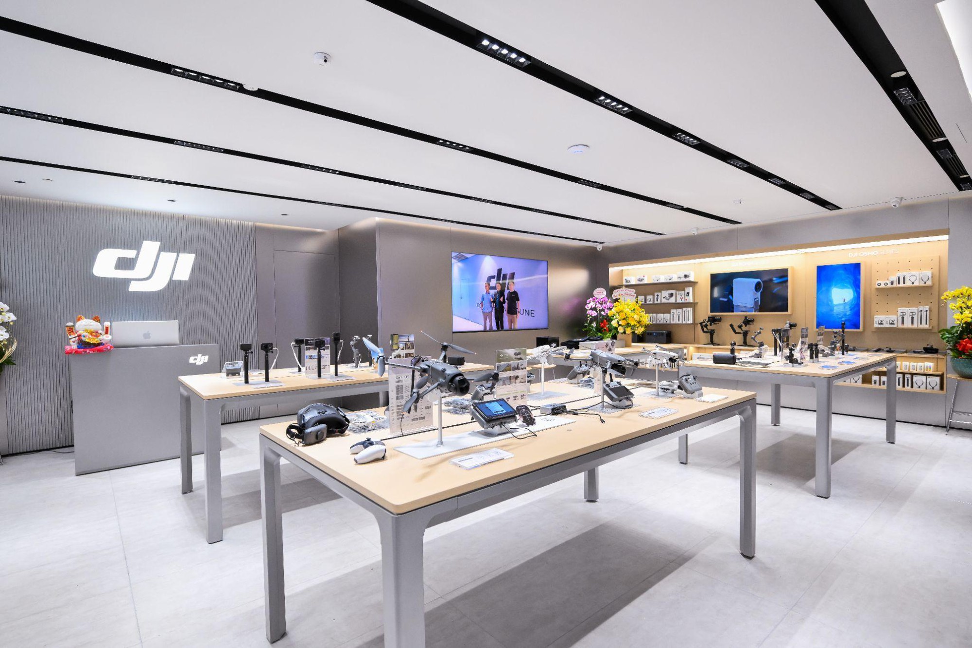 DJI đánh dấu cột mốc mới tại Việt Nam với cửa hàng ủy quyền chính hãng - Ảnh 2.