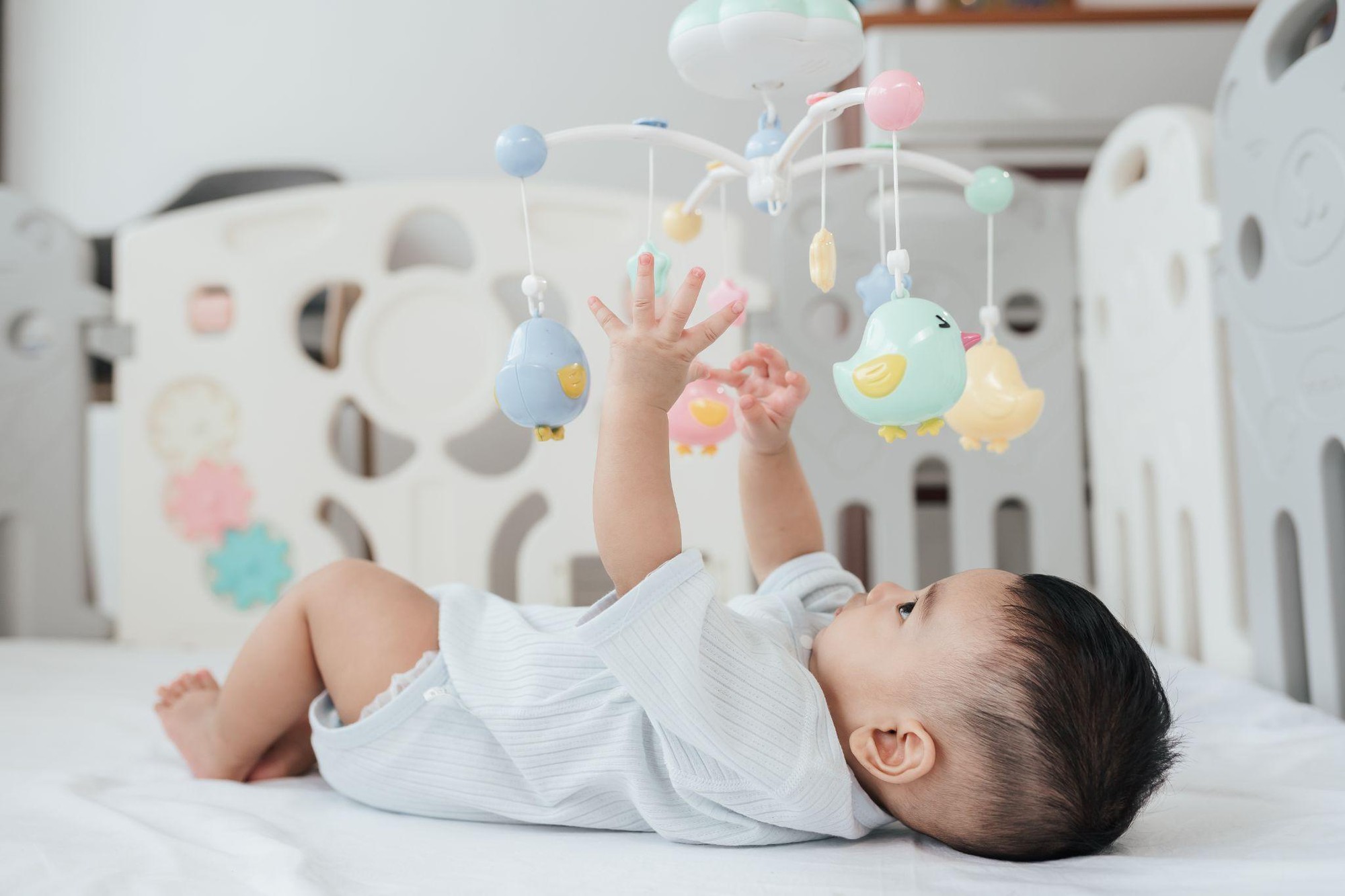 Hiểu lầm của cha mẹ, trẻ lỡ cơ hội ph&ograve;ng RSV - Ảnh 1.