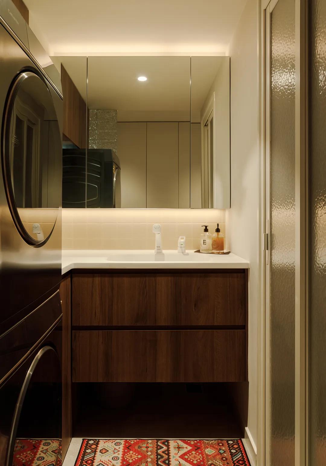 Căn hộ 88m² của cặp vợ chồng nghỉ hưu gây sốt vì quá đẹp: Ai xem cũng nói không còn dám chê gu thẩm mỹ của bố mẹ - Ảnh 4.
