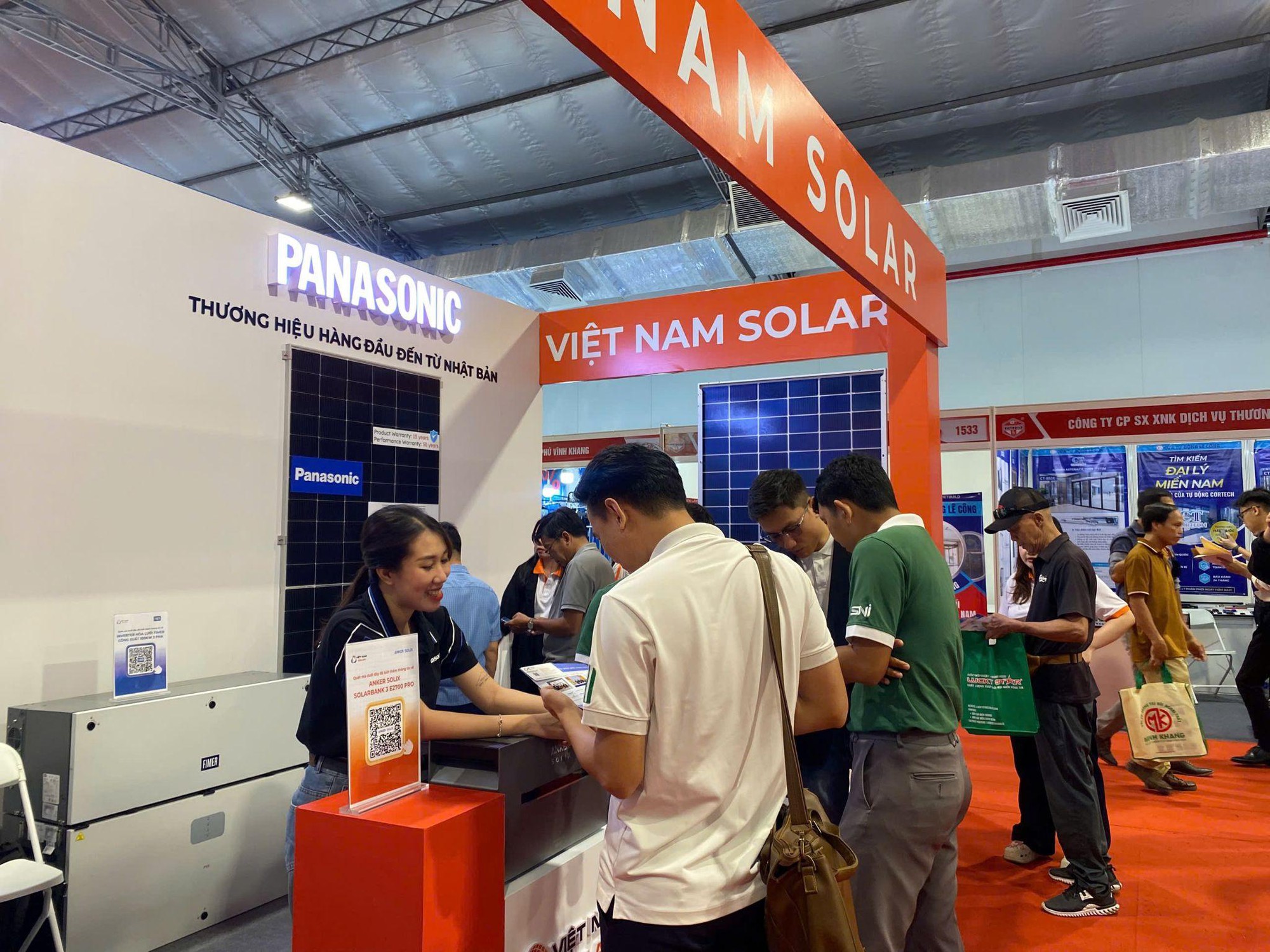 Tấm pin mặt trời Panasonic c&oacute; mặt tại Triển L&atilde;m Vietbuild 2026 - Ảnh 3.