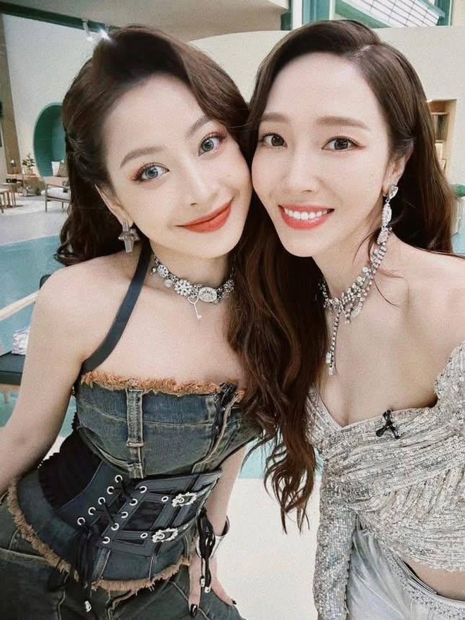 Mỹ nhân Việt đầu tiên được mời đến sự kiện Weibo, được truyền thông Trung khen đẹp hơn Triệu Lệ Dĩnh - Ảnh 7.