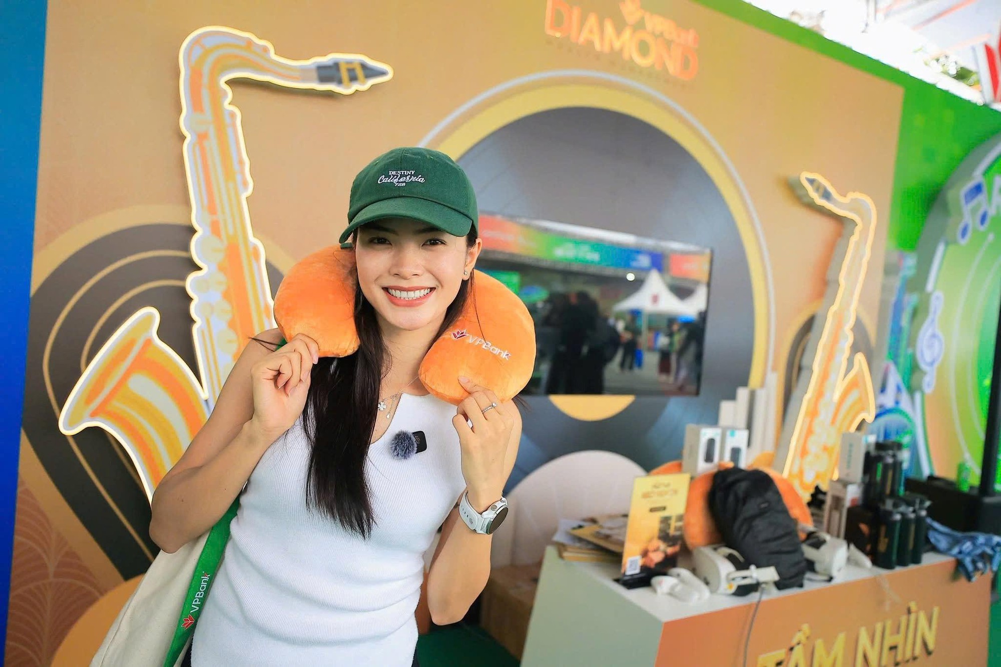 &ldquo;Đập&rdquo; hộp &acirc;m nhạc khổng lồ của TP.HCM, c&oacute; g&igrave; hot? - Ảnh 3.