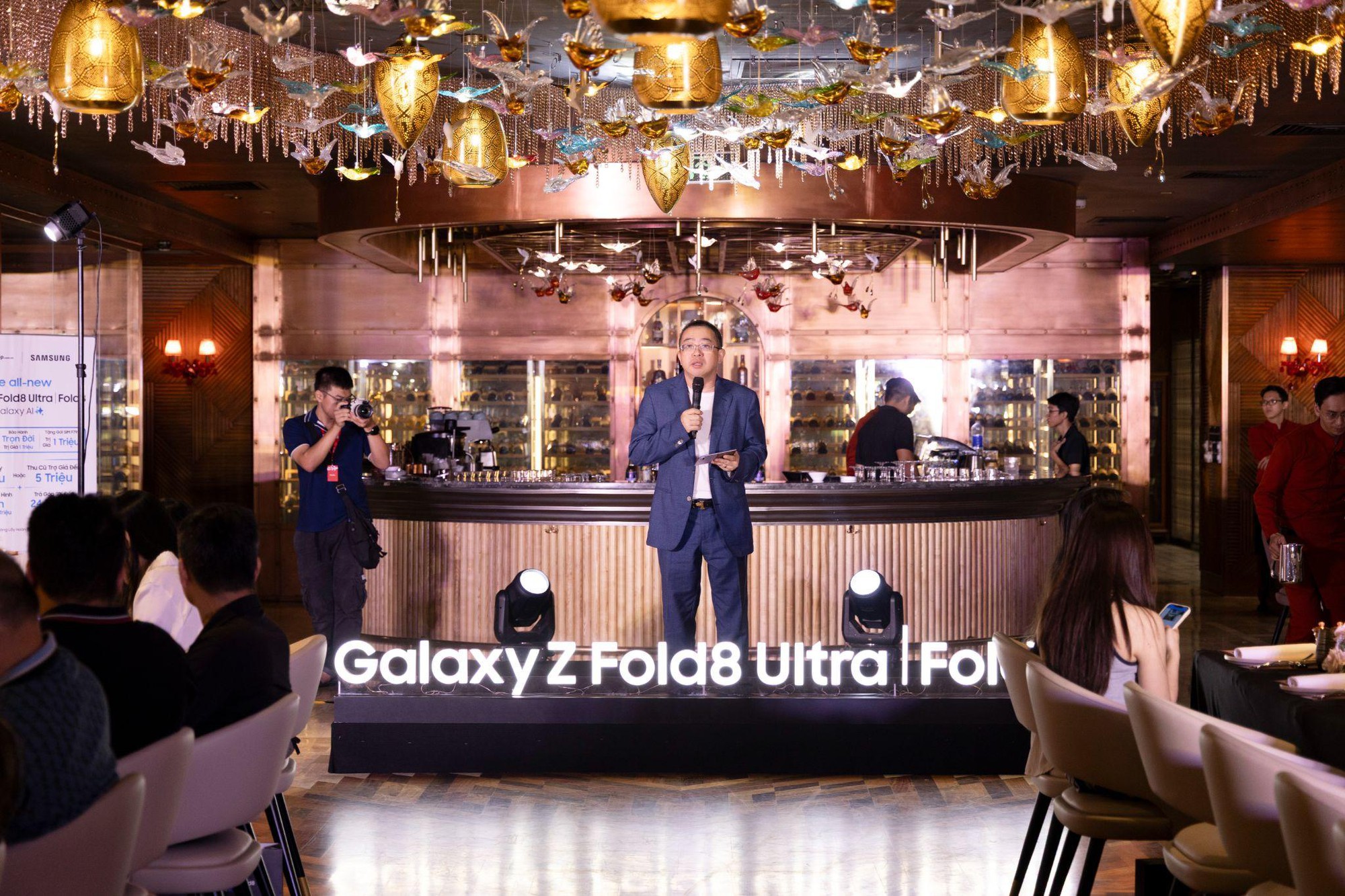 FPT Shop tặng quà hơn 12 triệu đồng cho khách nhận sớm Galaxy Z series mới - Ảnh 2.