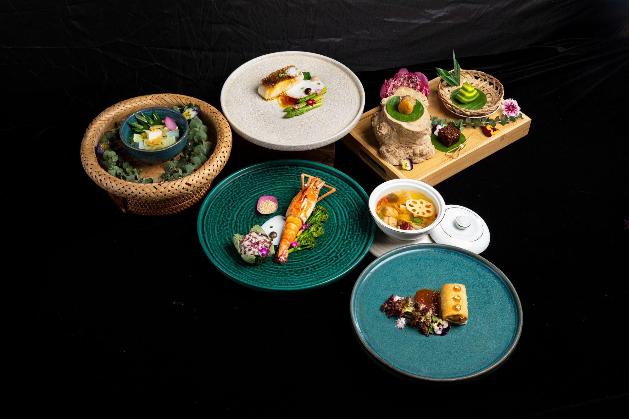 VietCharm vươn m&igrave;nh trở th&agrave;nh LOALOA Show, khai mở h&agrave;nh tr&igrave;nh trải nghiệm văn ho&aacute; & ẩm thực mới - Ảnh 3.