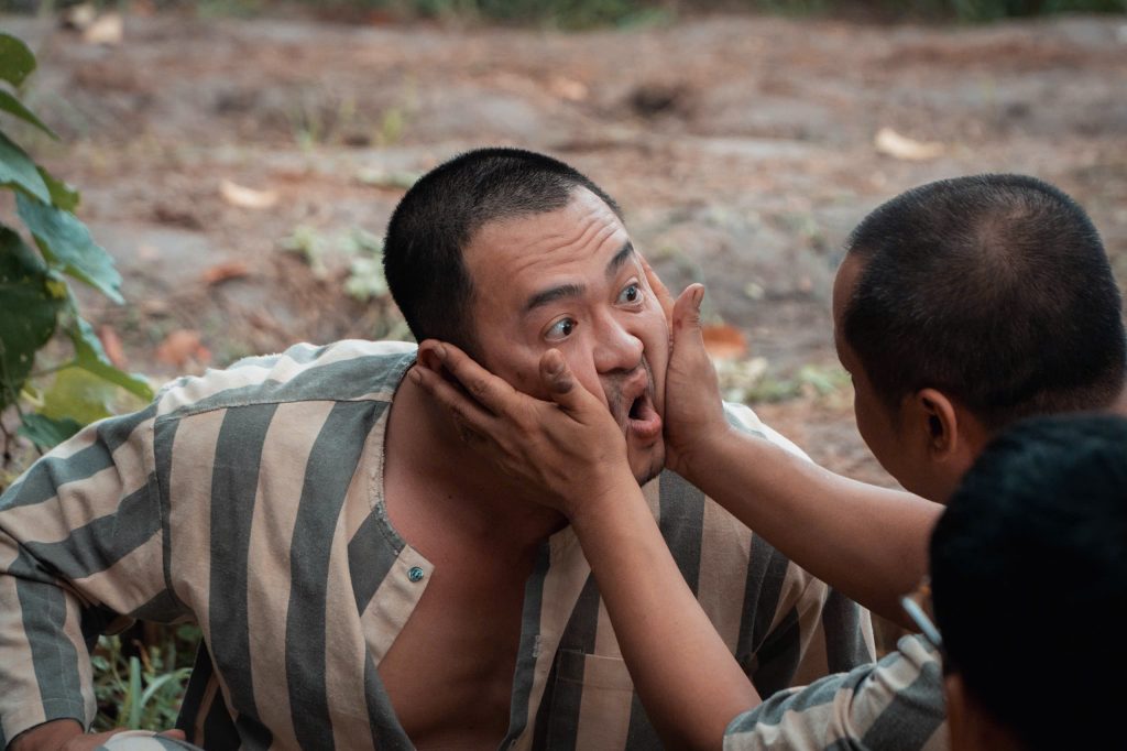 Tiktoker Chị Phiến Bất Ngờ Xuất Hiện Trong Phim Mới Của Đạo Diễn Trung Lùn: "Trại Giam Hạnh Phúc" - Ảnh 3.
