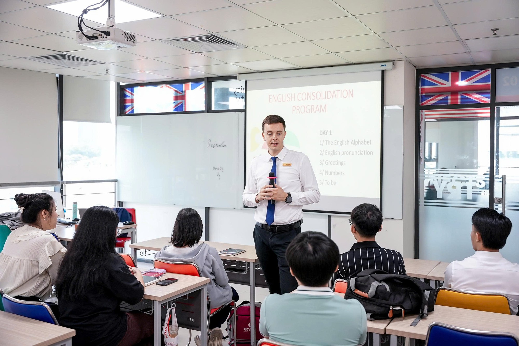 Mở th&ecirc;m cơ hội v&agrave;o đại học cho th&iacute; sinh chưa đạt nguyện vọng 1 - Ảnh 2.