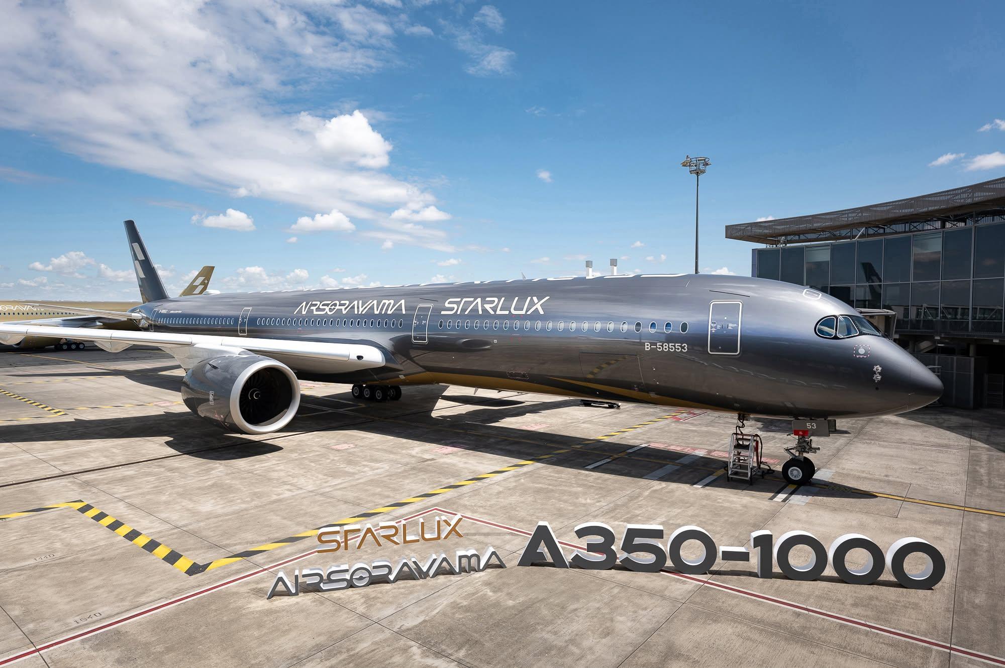 STARLUX ra mắt AIRSORAYAMA Silver sau năm thứ hai đạt SKYTRAX 5 sao - Ảnh 2.