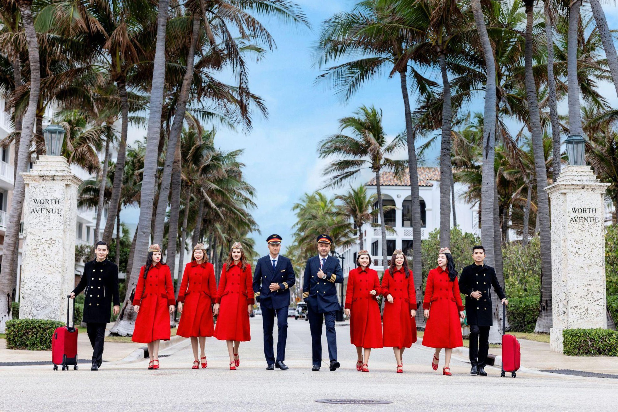 Sắc đỏ Vietjet được bình chọn “Đồng phục tiếp viên hàng không đẹp nhất thế giới” - Ảnh 5.