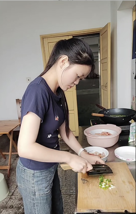 Nhân viên bán hàng SN 2006 thuê nhà vệ sinh 190.000 để tiết kiệm, giờ thế nào?- Ảnh 9.