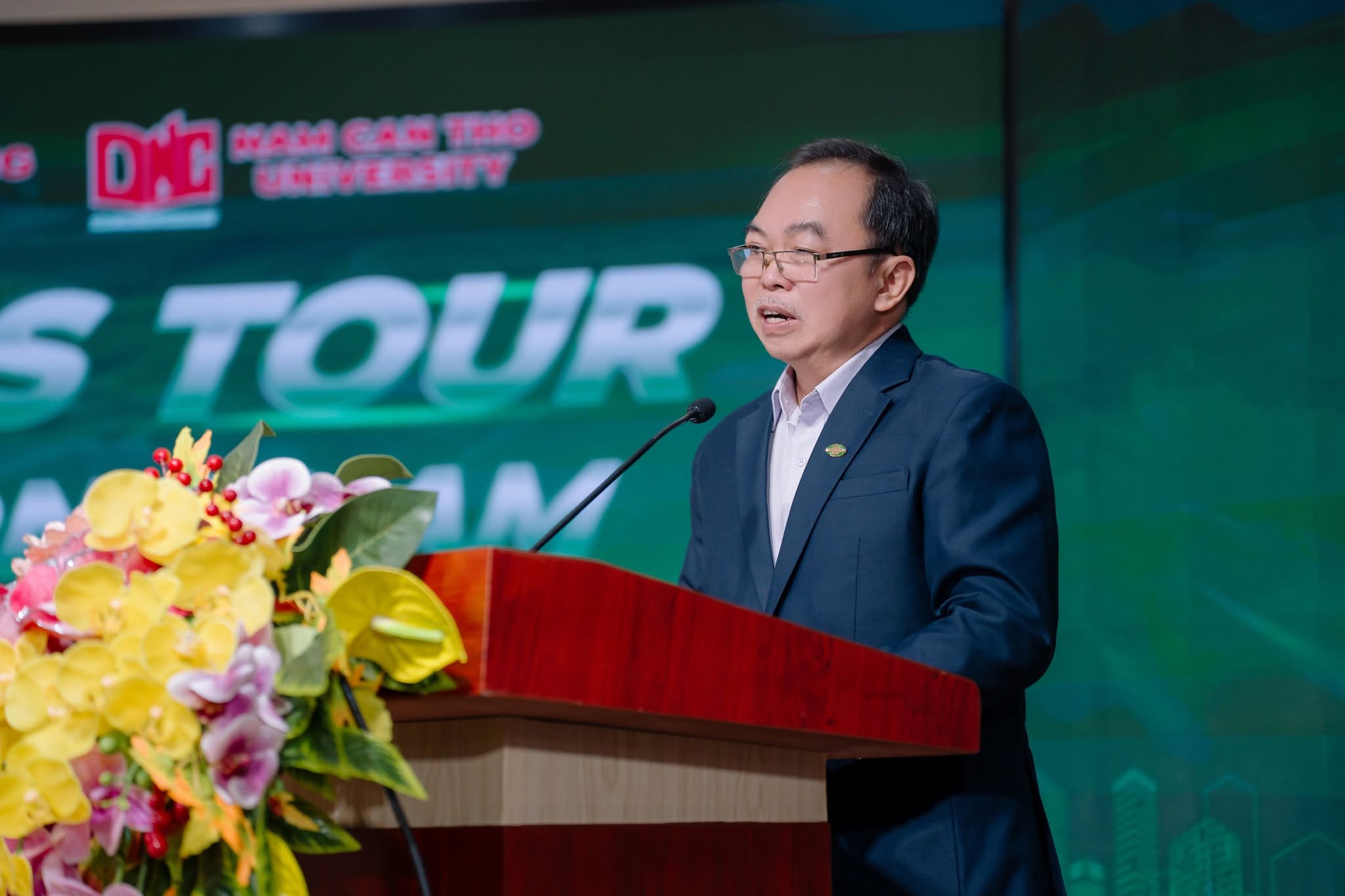 Univers Tour Tiền Phong Nam mở rộng kết nối gần 5200 sinh viên tại 21 trường đại học- Ảnh 4.