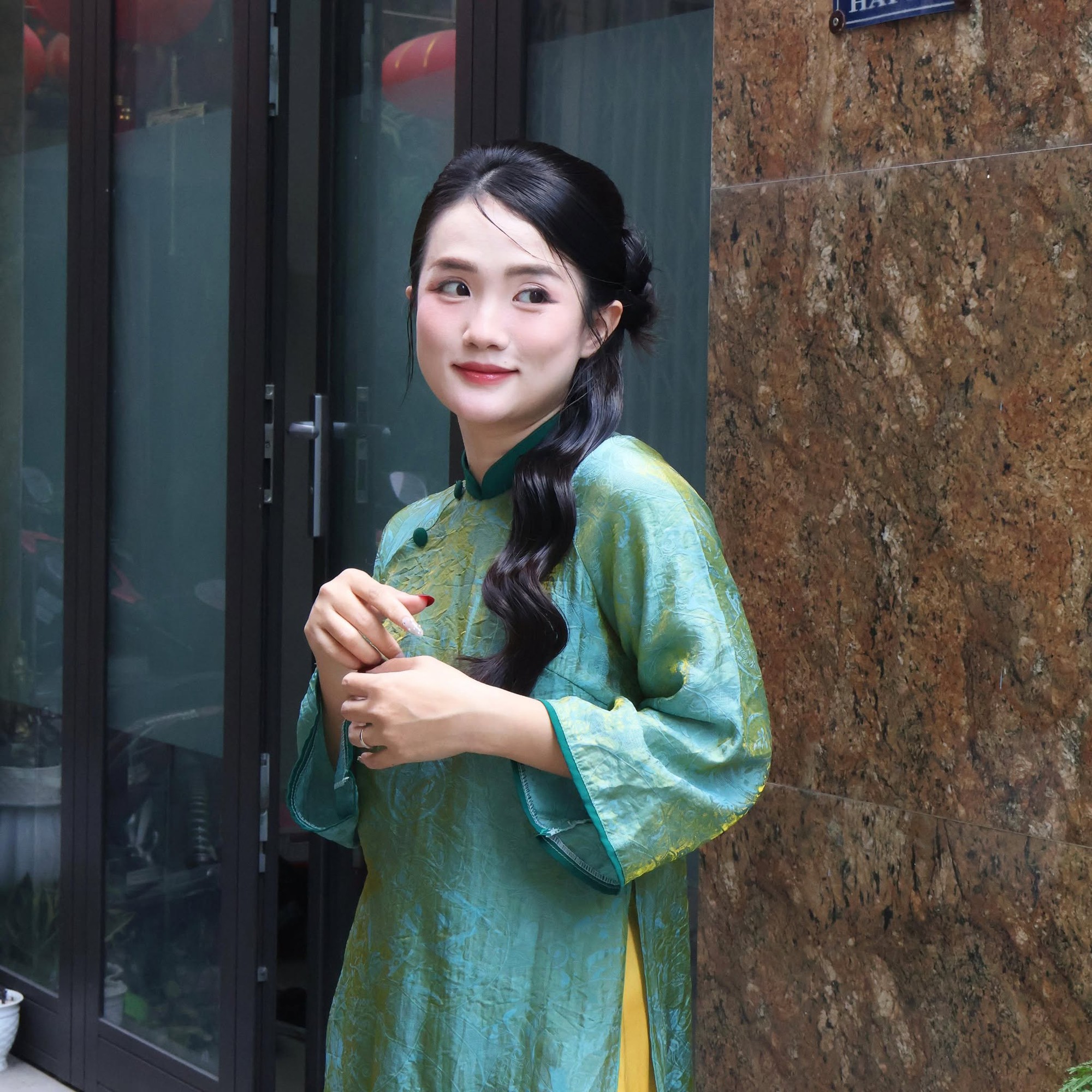Mẹ đảm Đà Nẵng đi chợ gần 1 triệu đồng/tuần, chỉ mẹo "mang theo hộp đựng còn được người bán cho thêm" - Ảnh 1.