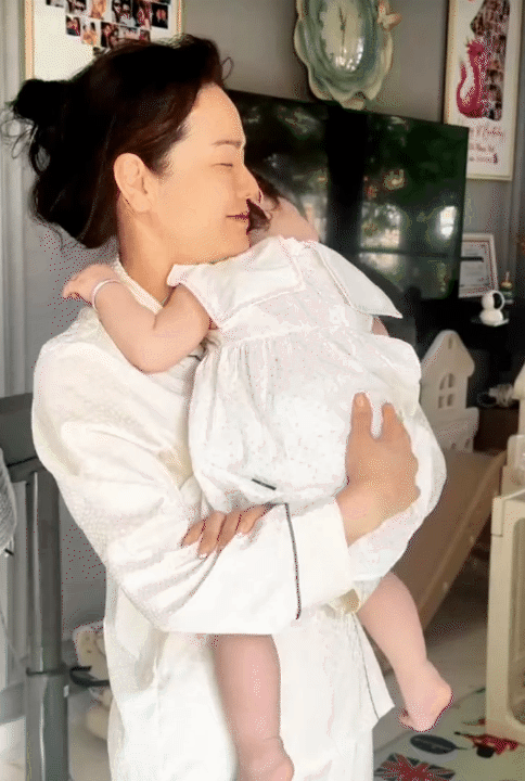 &Aacute;i nữ của Nhật Kim Anh: &ldquo;Giao diện&rdquo; lai T&acirc;y nhưng &ldquo;hệ điều h&agrave;nh&rdquo; đ&uacute;ng chuẩn em b&eacute; miền T&acirc;y - Ảnh 11.