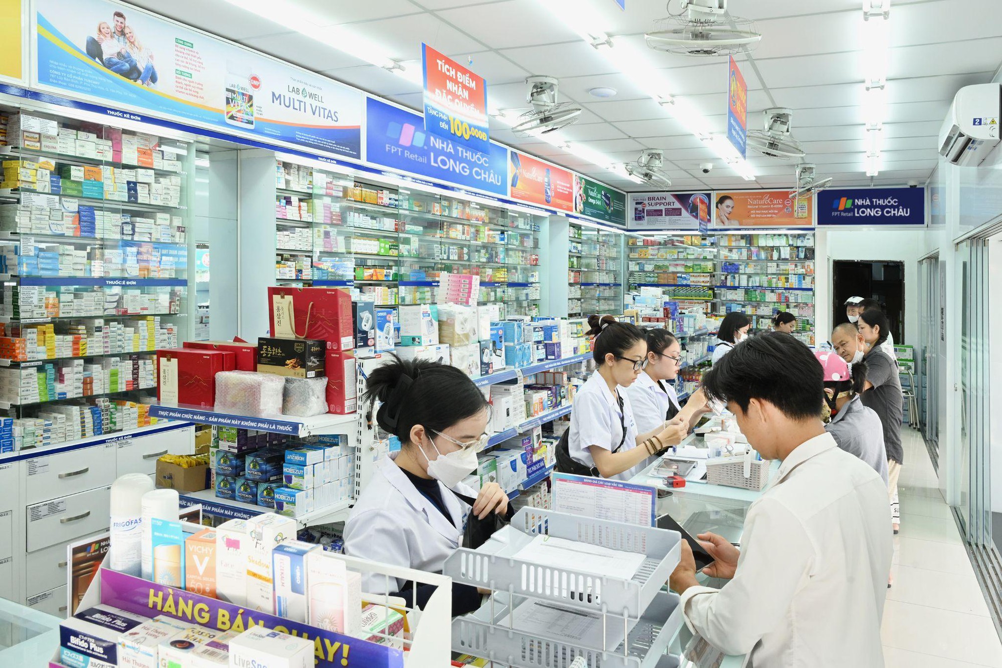 Long Châu tiếp tục đưa giải pháp điều trị bệnh hiếm từ Anh về Việt Nam - Ảnh 1.