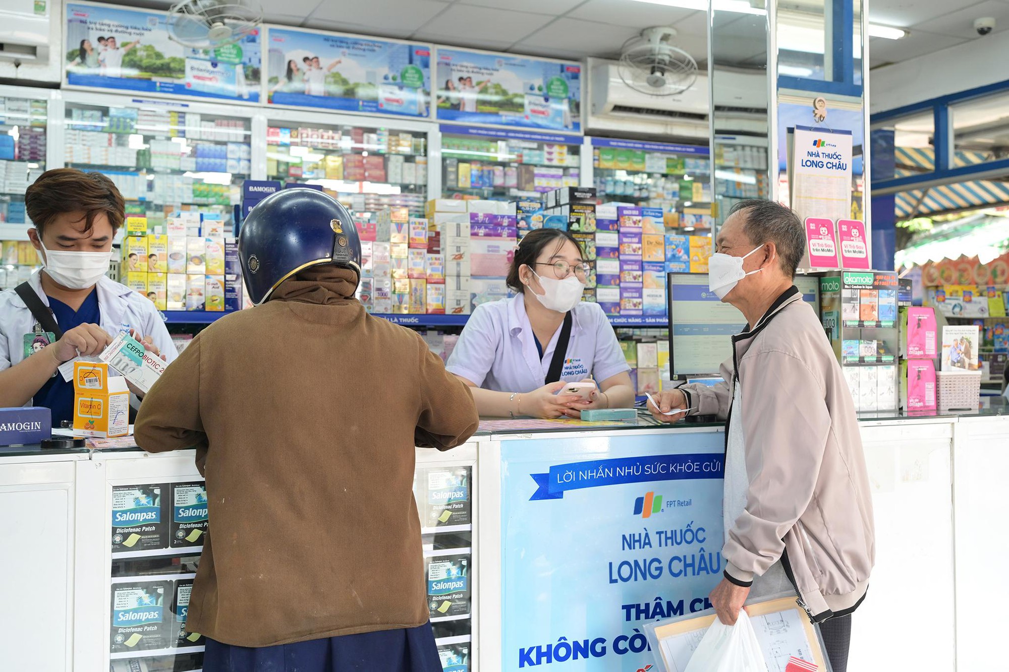 Long Ch&acirc;u mang th&ecirc;m giải ph&aacute;p điều trị Covid-19 về Việt Nam hỗ trợ người bệnh- Ảnh 2.