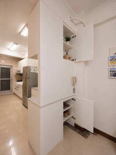 Vì sao ngày càng nhiều gia đình không làm tủ kịch trần dù nhà nhỏ và rất cần chỗ chứa đồ? - Ảnh 4.