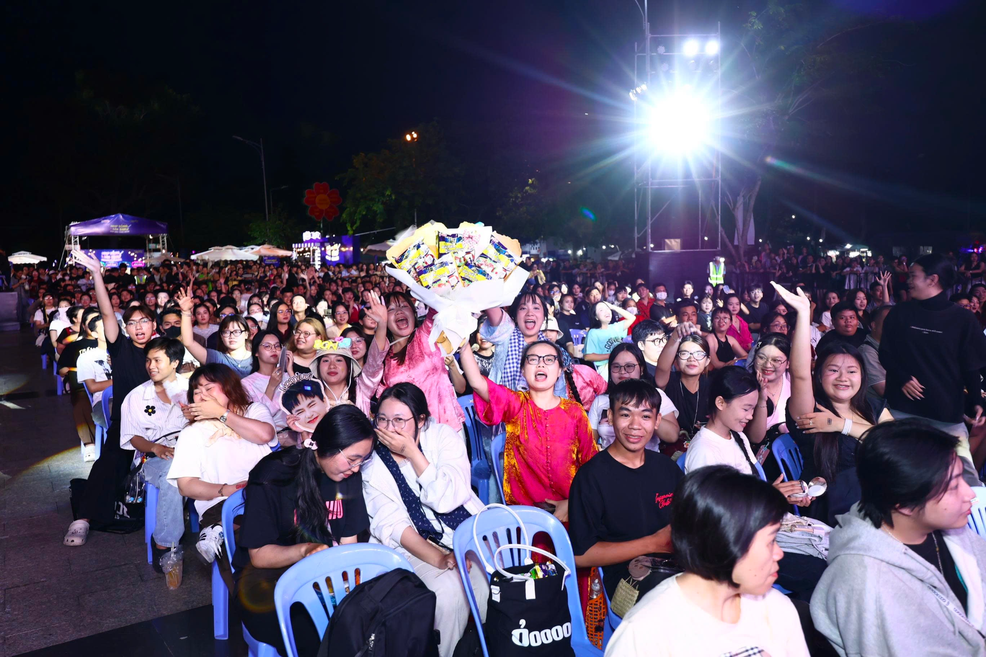 Hủ Tiếu Nhịp Sống 2026 "g&acirc;y sốt" Cần Thơ, h&agrave;ng ngh&igrave;n người rủ nhau đi "ăn Đ&aacute;m"- Ảnh 2.