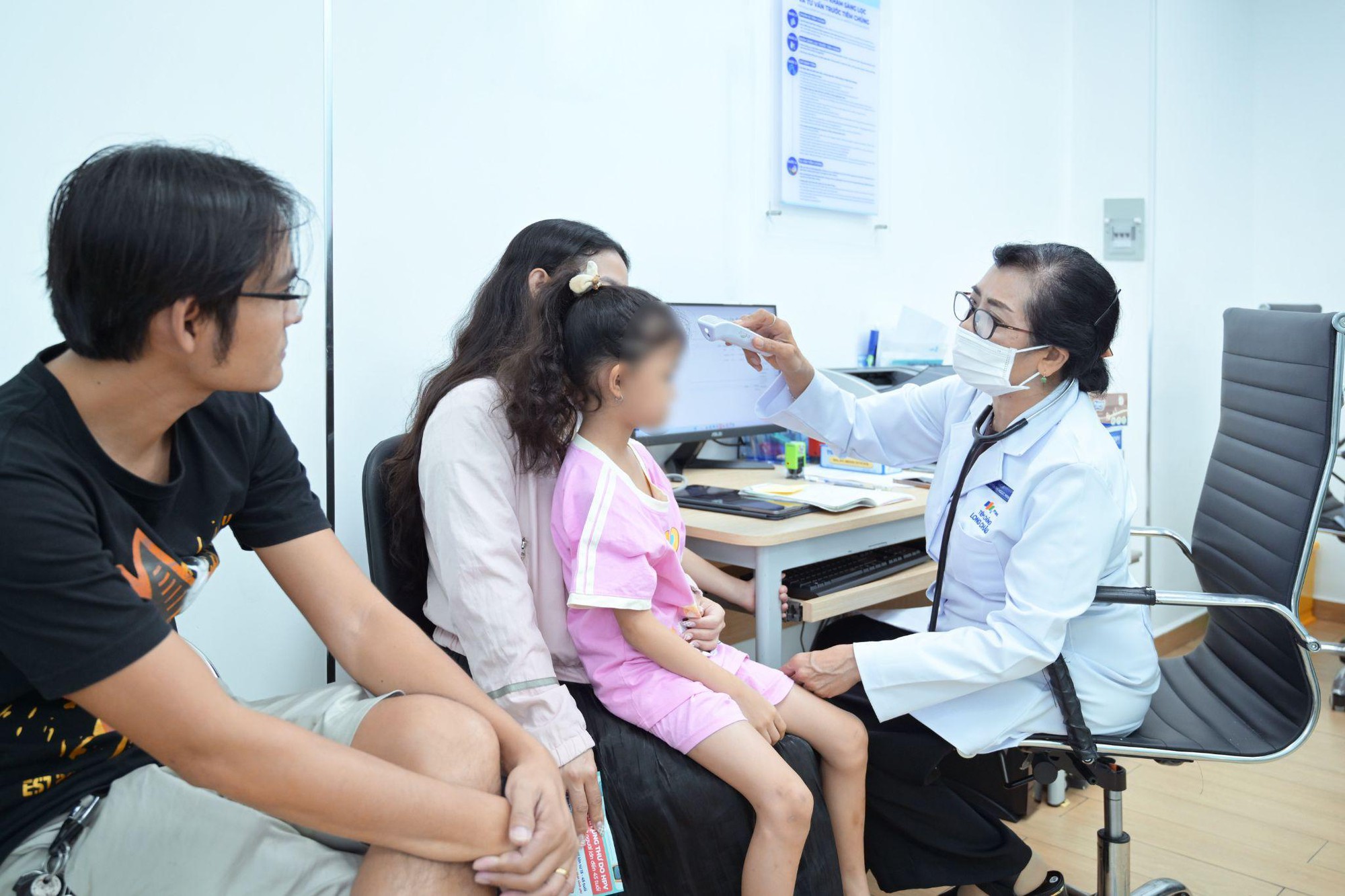 Siết phòng dịch trước năm học mới, phụ huynh chủ động biện pháp phòng ngừa- Ảnh 2.