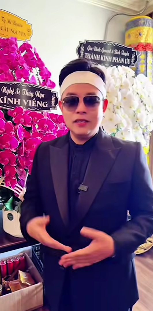 Nhiều v&ograve;ng hoa từ Việt Nam gửi sang Mỹ viếng mẹ Quang L&ecirc; - Ảnh 2.