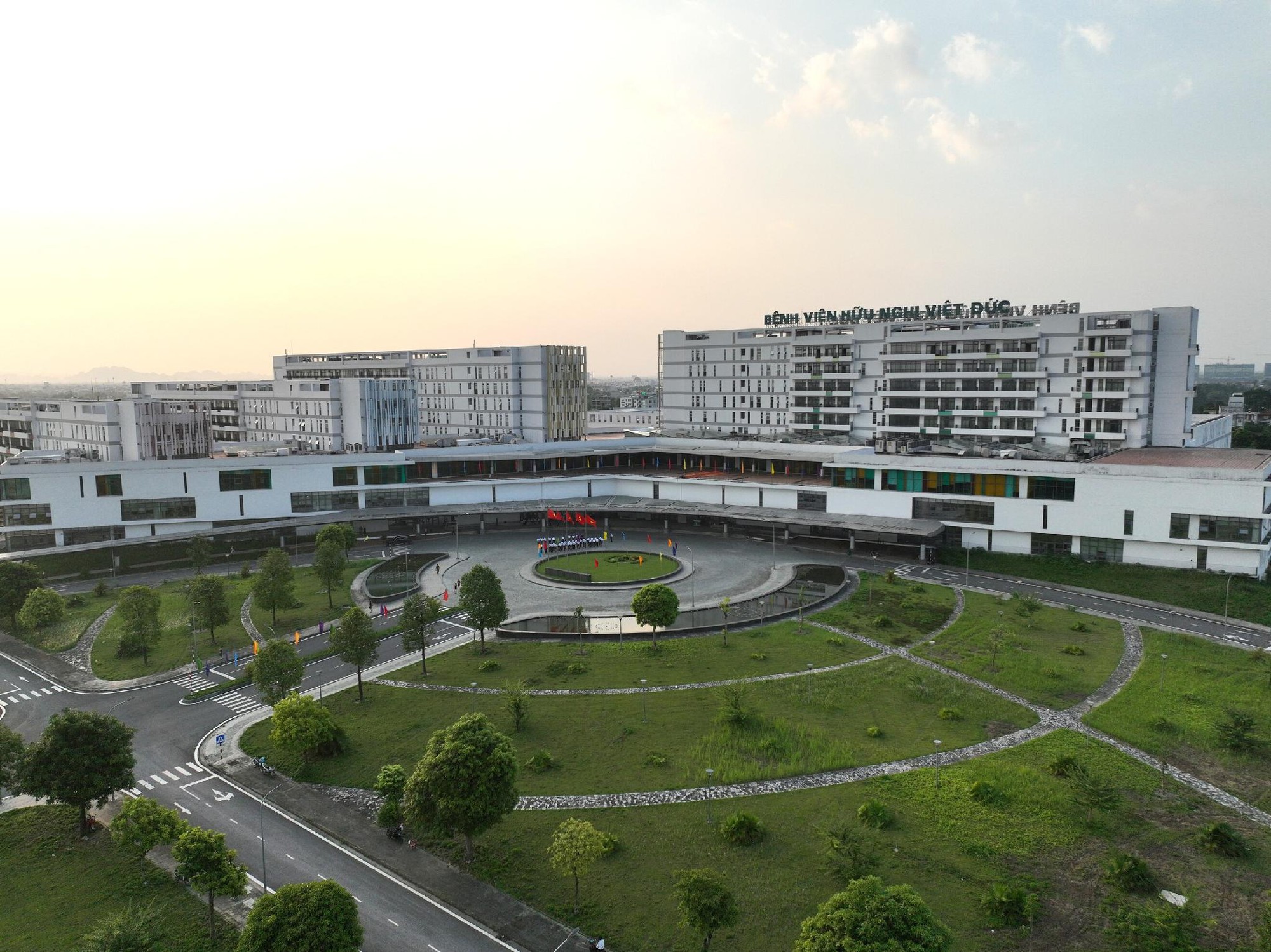 Nam Hà Nội có thêm trung tâm thương mại, sân bay quốc tế, tăng lợi thế cho Sun Urban City- Ảnh 1.