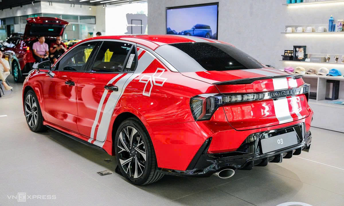 Chuy&ecirc;n gia: Lynk & Co 03 mang gia vị mới cho ph&acirc;n kh&uacute;c sedan cỡ C - Ảnh 2.