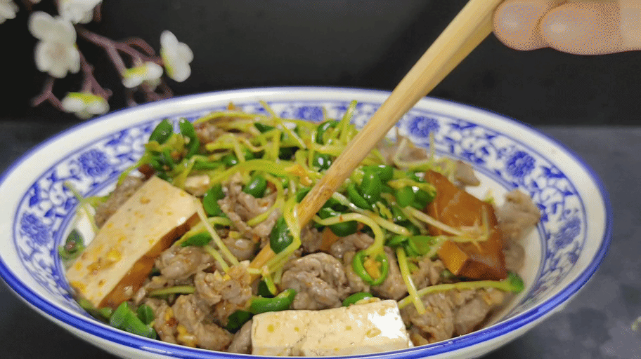 Chỉ cần trộn 3 nguyên liệu này lại với nhau! Đó là một món ăn ngon và đậm đà với rau và thịt, rất hợp với cơm, dễ làm - Ảnh 1.