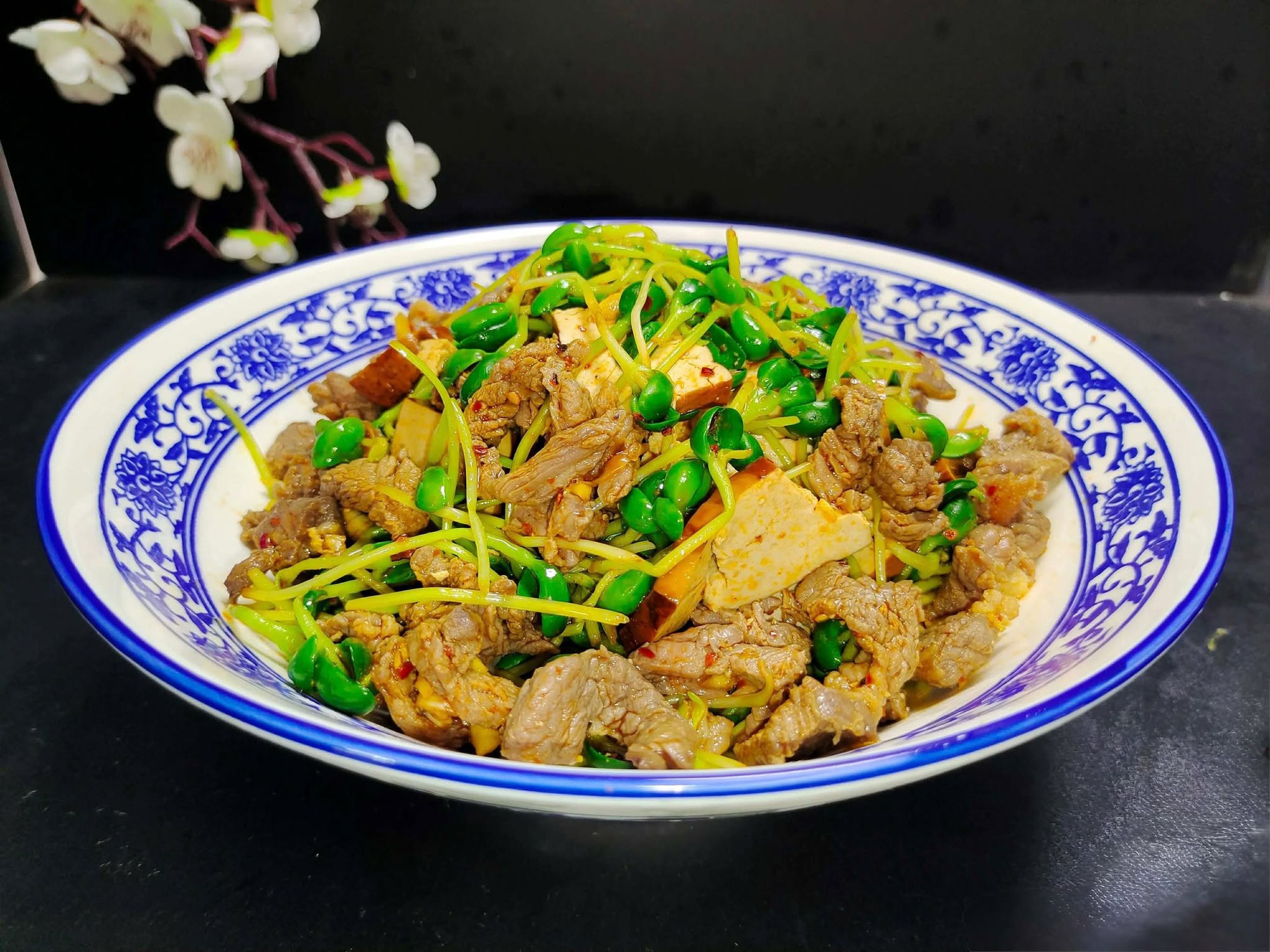 Chỉ cần trộn 3 nguyên liệu này lại với nhau! Đó là một món ăn ngon và đậm đà với rau và thịt, rất hợp với cơm, dễ làm - Ảnh 2.