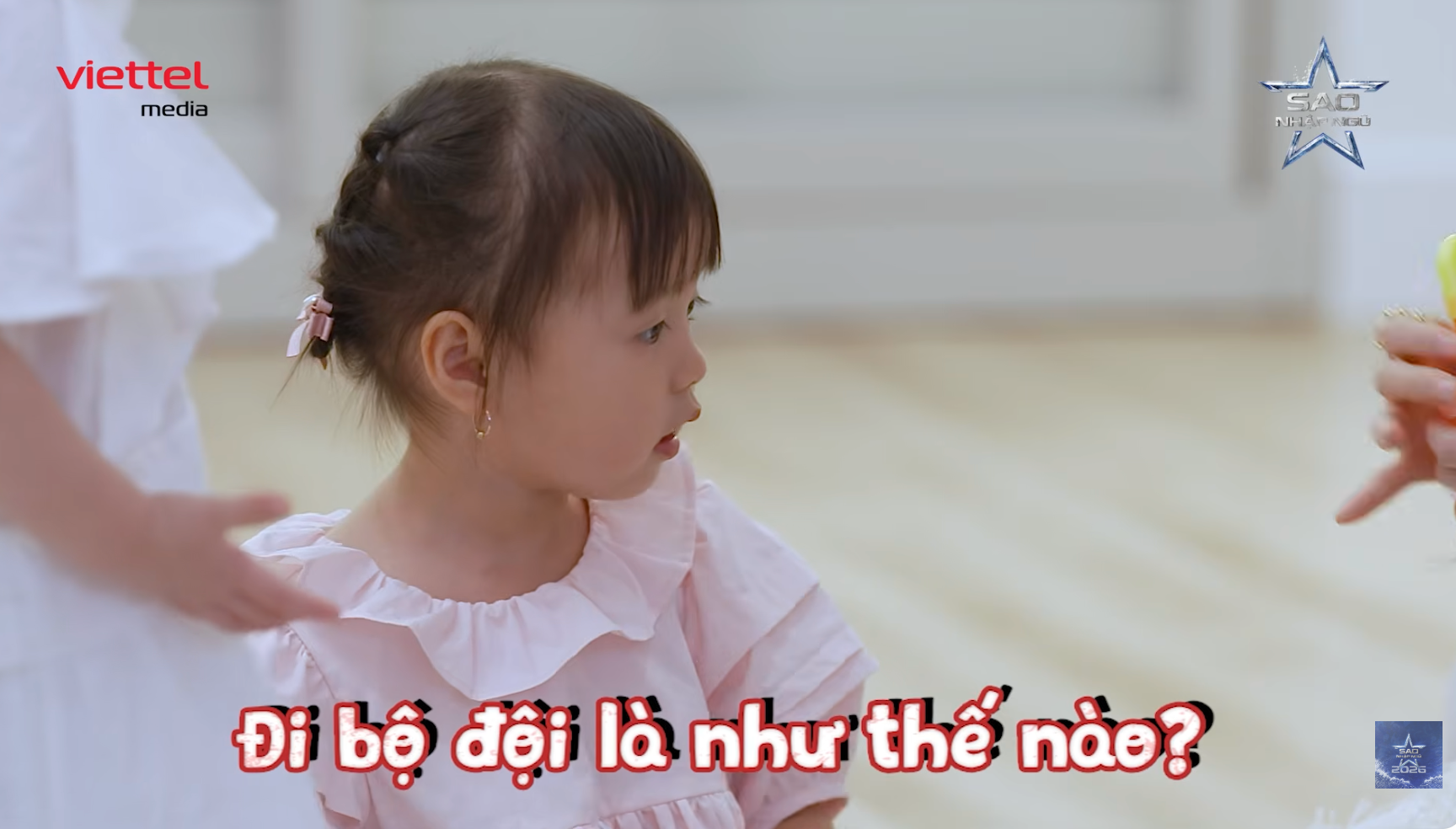 Tuấn Dương c&oacute; 2 c&ocirc; con g&aacute;i &ldquo;m&aacute;t l&ograve;ng m&aacute;t dạ&rdquo;: Lo lắng khi biết ba đi "Sao Nhập Ngũ", c&ograve;n gửi đồ chơi l&agrave;m h&agrave;nh trang cho ba l&ecirc;n đường- Ảnh 4.