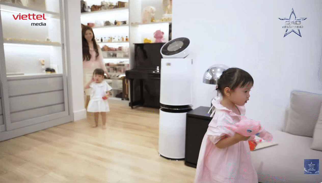 Tuấn Dương c&oacute; 2 c&ocirc; con g&aacute;i &ldquo;m&aacute;t l&ograve;ng m&aacute;t dạ&rdquo;: Lo lắng khi biết ba đi "Sao Nhập Ngũ", c&ograve;n gửi đồ chơi l&agrave;m h&agrave;nh trang cho ba l&ecirc;n đường- Ảnh 7.